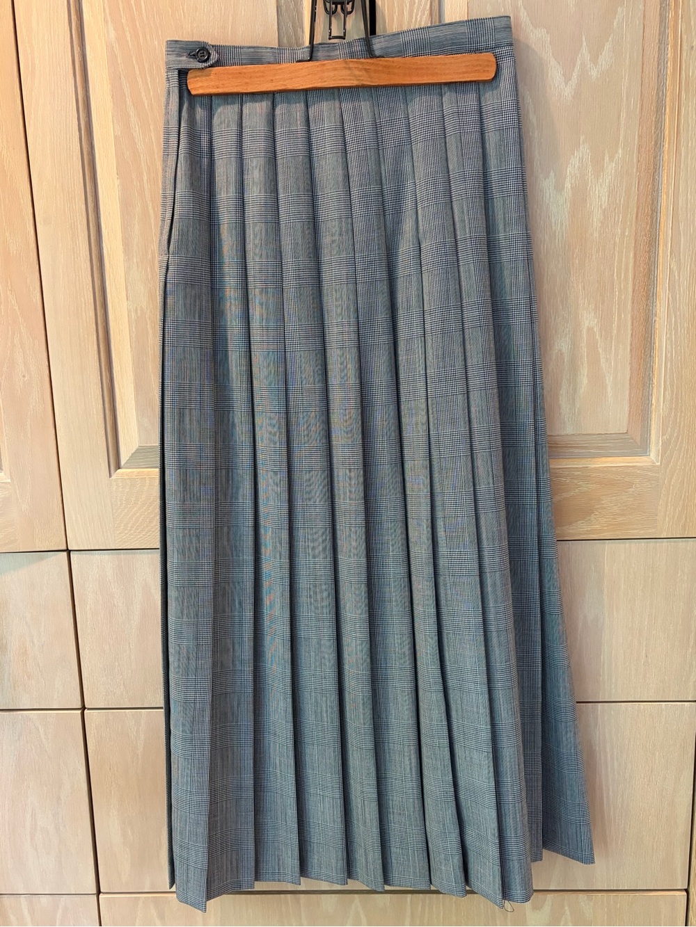 Pleated Maxi Skirt in Black and White Houndstooth Plaid